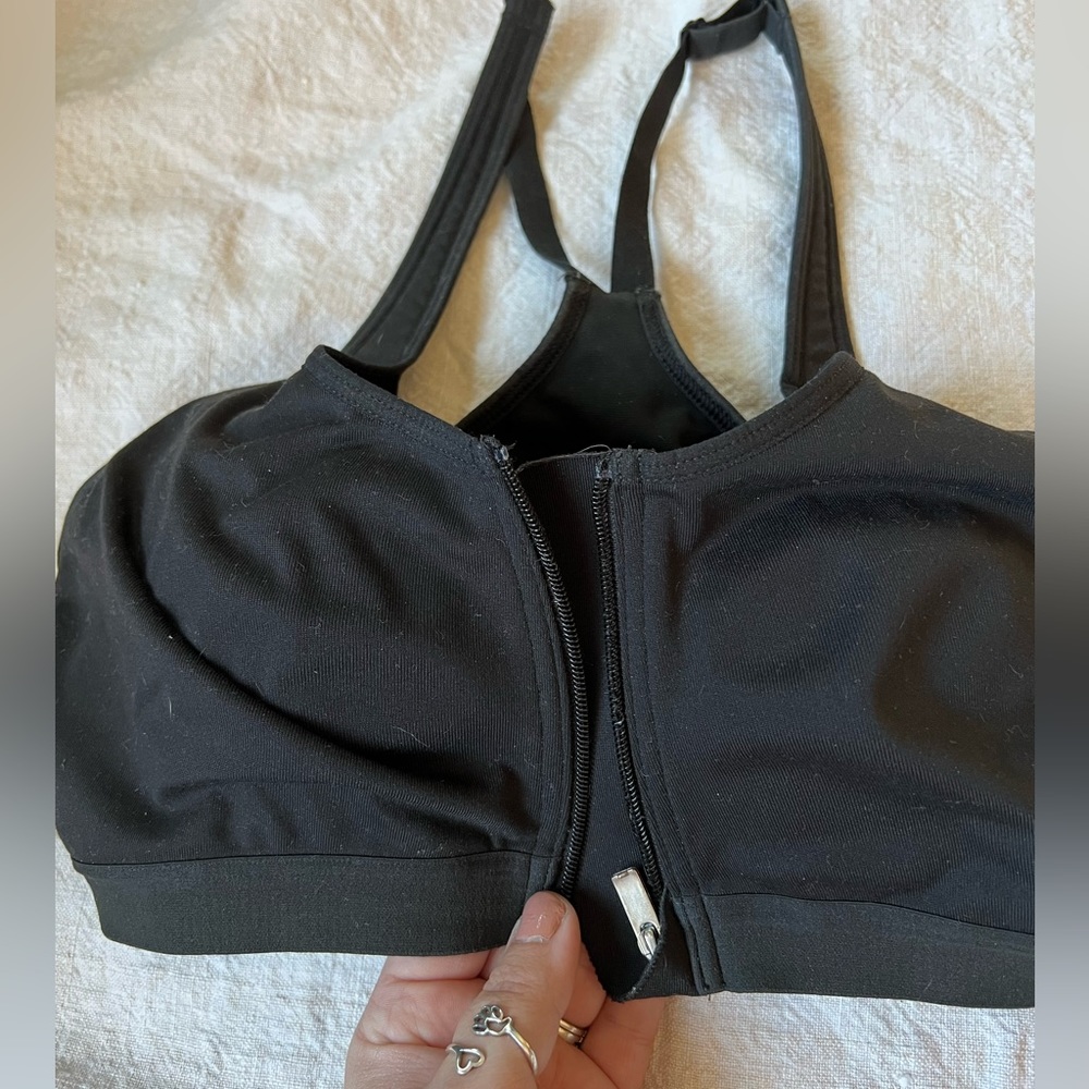 “VSX Sport” bra, size 36B with underwire/slight padding and front clasp & zip